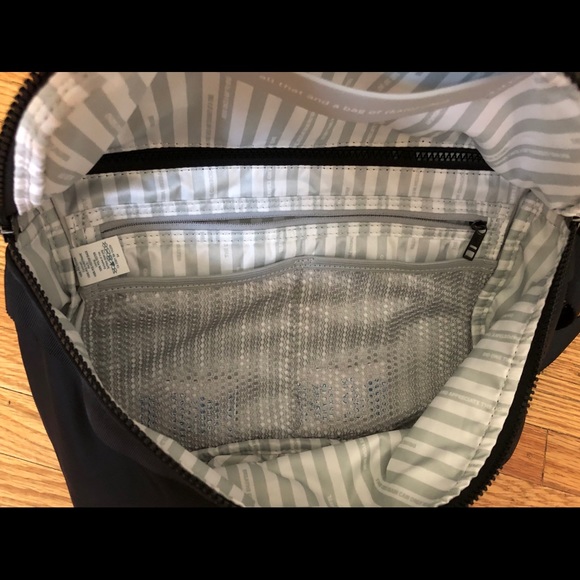 Lululemon Athletica Black Crossbody Bag - Picture 7 of 8